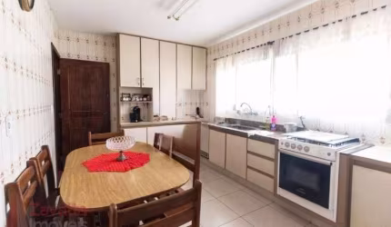Casa à venda em São Paulo-SP, Vila Dom Pedro II: 3 quartos, 1 suíte, 3 salas, 2 banheiros, 3 vagas, 220m²