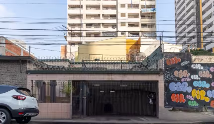 Casa com 2 quartos à venda na Rua Gama Lobo, 1992, Vila Dom Pedro I, São Paulo por R$ 650.000