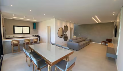 Sobrado 270m²  Mogi das Cruzes com 3 Dorm ( 2 Suítes &amp; 1 Master ) e 4 Vagas