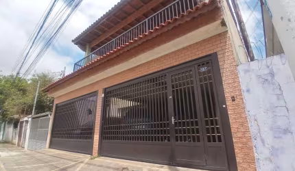 lindo sobrado a venda em uma ótima localização e um ótimo preço
