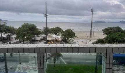 Apartamento à venda no Boqueirão em Santos
