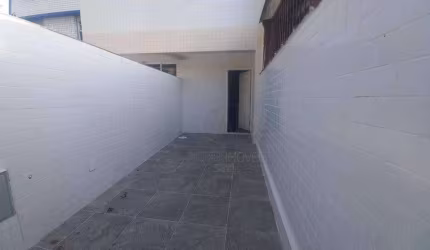 Casa à venda no Embaré em Santos