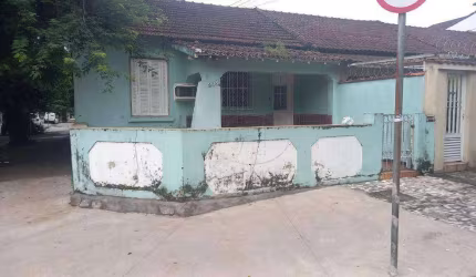 Casa com 3 dormitórios à venda, 203 m² por R$ 900.000,00 - Embaré - Santos/SP