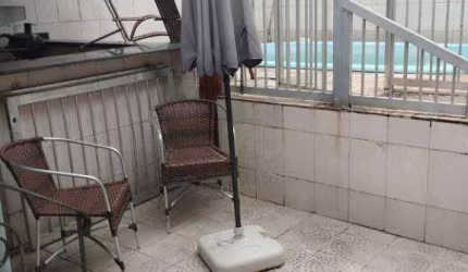 Casa à venda no Bom Retiro em Santos