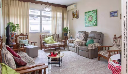 Apartamento com 2 dormitórios à venda, 124 m² por R$ 640.000,00 - Gonzaga - Santos/SP