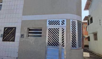 Casa com 3 dormitórios , Sacada 2 Banheiros, estacionamento de veiculo nas frente da casa à venda, 73 m² por R$ 320.000 - Rádio Club - Santos/SP