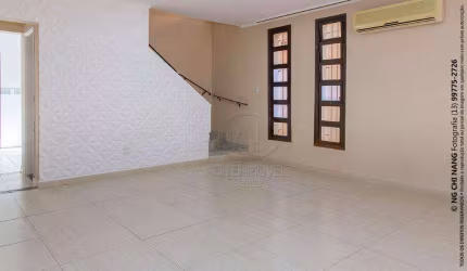Casa à Venda ou Locaçao,  Marapé - Santos/SP