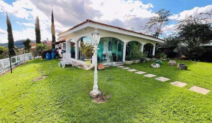 Casa à venda- Jardim Parque da Palmeiras - Serra Negra/SP