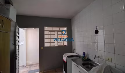 Sobrado para Venda em São José dos Campos, MONTE CASTELO, 3 dormitórios, 1 banheiro, 2 vagas