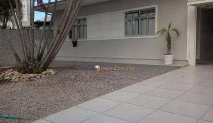 Casa com 3 dormitórios à venda, 167 m² por R$ 1.500.000,00 - Cidade de Florianópolis - São José/SC