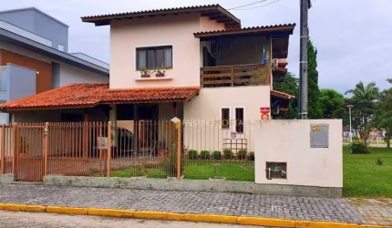 Casa com 5 dormitórios à venda, 326 m² por R$ 1.400.000,00 - Carianos - Florianópolis/SC