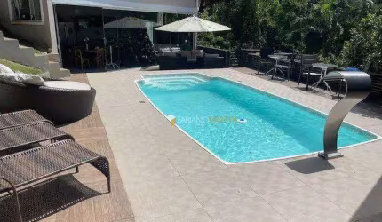 Casa com 3 dormitórios à venda, 128 m² por R$ 1.500.000,00 - Centro - Biguaçu/SC