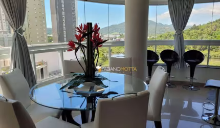 Apartamento alto padrão com 3 suítes à venda em Balneário Camboriú, 127 m² por R$ 2.750.000 ,00