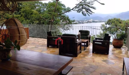 Sobrado com 4 dormitórios à venda, 370 m² por R$ 3.000.000,00 - Itaguá - Ubatuba/SP
