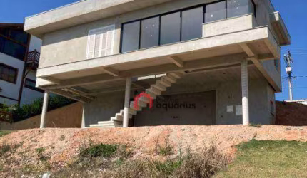 Casa com 4 dormitórios à venda, 227 m² por R$ 750.000,00 - Village Parahybuna - Paraibuna/SP