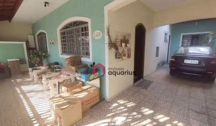 Casa com 5 dormitórios à venda, 200 m² por R$ 798.000,00 - Jardim Portugal - São José dos Campos/SP