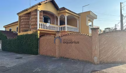 Sobrado com 3 dormitórios à venda, 260 m² por R$ 560.000,00 - Jardim Ismênia - São José dos Campos/SP