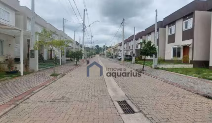 Sobrado com 3 dormitórios à venda, 90 m² por R$ 410.000,00 - Piracangaguá - Taubaté/SP