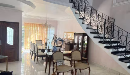 Sobrado com 4 dormitórios à venda, 296 m² por R$ 2.400.000 - Jardim Apolo - São José dos Campos/SP