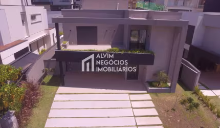Sobrado com 360 metros de construção Alphaville Urbanova - Venda