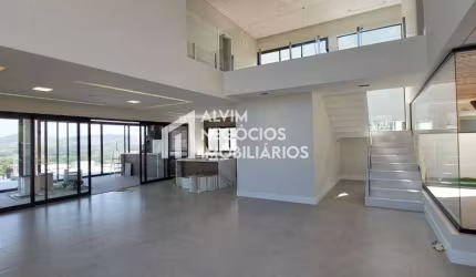 Sobrado - Nunca Habitado - 470 m² - 5 Suítes - Urbanova