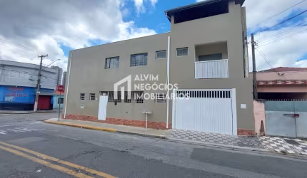 Prédio de esquina com 3 dormitórios e 1 loja no térreo - Venda