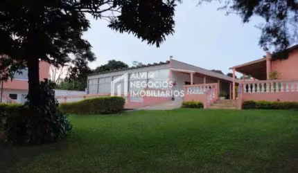 Linda Chácara na região Leste - SJC - Venda