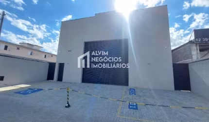 Galpão de 450 m² com mezanino em São José dos Campos