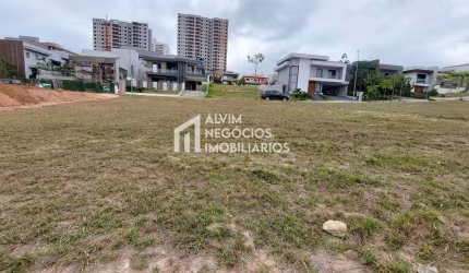 Lindo terreno plano no centro do Condomínio - VENDA
