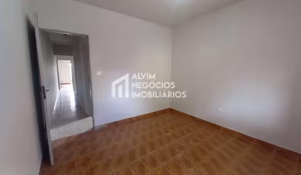 Sobrado com 03 dormitórios no Altos de Santana zona norte - SJC- vende
