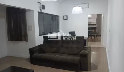 Casa de 2 quartos para alugar no Bosque dos Eucaliptos