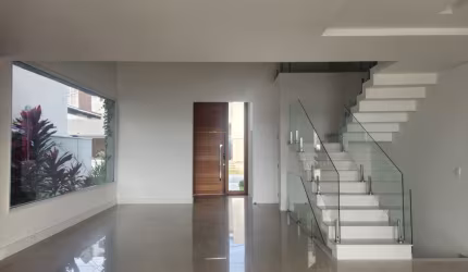ALTO PADRÃO EM CONDOMÍNIO FECHADO