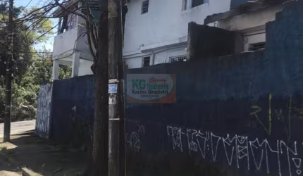 TERRENO COM 4 CASAS  | 10 DORMITÓRIOS SOMANDO AS 4 CASAS | 2 VAGAS | JARDIM SANTO ANDRÉ - SANTO ANDRÉ / SP