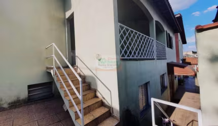 LINDA CASA A VENDA  POR R$700.000,00|  4 DORMITÓRIOS SENDO 2 SUÍTES   |  4 VAGAS DE GARAGEM  |   JARDIM SANTO ALBERTO- SANTO ANDRÉ / SP