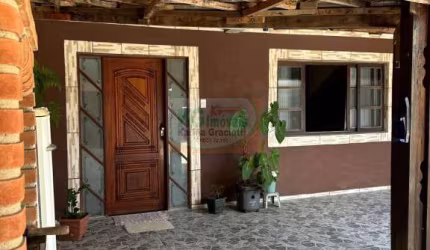 LINDA CASA A VENDA  POR R$450.000,00|  4 DORMITÓRIOS SENDO 1 SUÍTE   |  4 VAGAS DE GARAGEM  |QUIETUDE-PRAIA GRANDE / SP