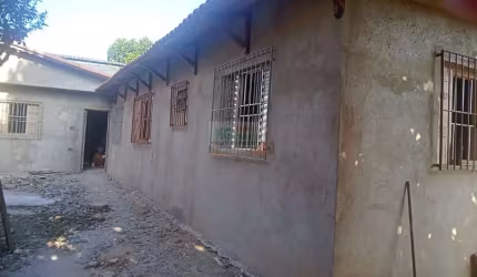 CASA TERREA R$ 192.000,00 / 2 DORMIRTÓRIOS SENDO 1 SUITE / 6 VAGAS DE GARAGEM / ITANHAÉM -SP