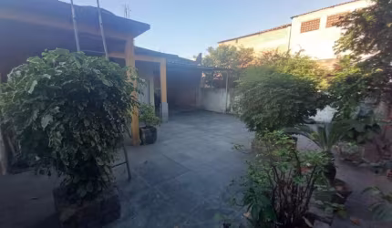 Vendo Casa com terreno, bairro Prata, Nova Iguaçu, RJ.