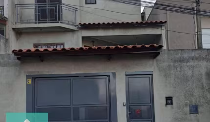 Vende/Aluga Sobrado, 3 Dormitórios, com 2 Vagas de Garagem, 125m² por R$ 650.000/Venda R$ 3.500/Aluguel - Jardim Nathalie, Mogi das Cruzes