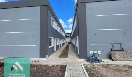 Vende-se Casa em Villagio, 2 Dormitórios, 1 Suíte, 67m² por R$ 280.000,00 - Jundiapeba, Mogi das Cruzes