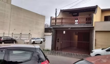 Sobrado com 3 dormitórios à venda, 183 m² por R$ 595.000,00 - Centro - Suzano/SP