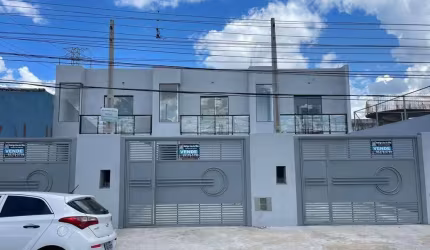 Sobrado com 2 dormitórios à venda, 92 m² por R$ 460.000 - Vila Maria de Maggi - Suzano/SP