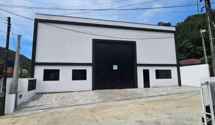 Galpão bairro Rio Pequeno em Camboriú