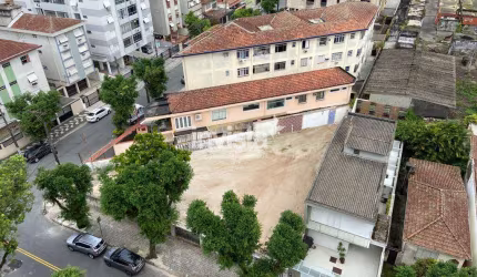 Terreno de esquina para locação em ótima localização
