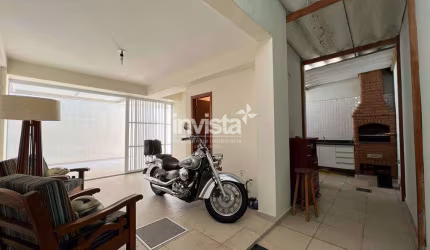 Casa em Villagio Triplex, 3 dormitórios sendo 2 suítes, 2 vagas no Marapé em Santos