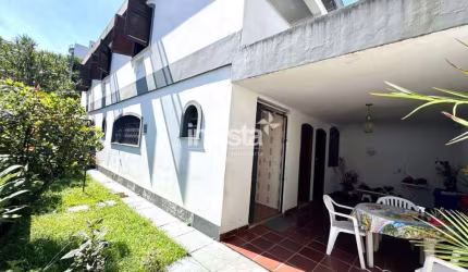Casa à venda no bairro Ponta da Praia