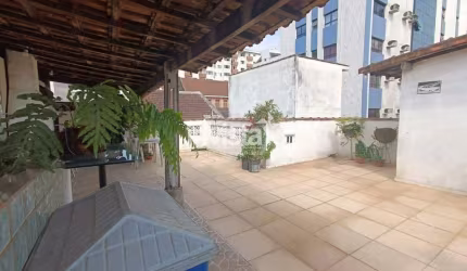 Sobrado à venda no bairro Vila Mathias