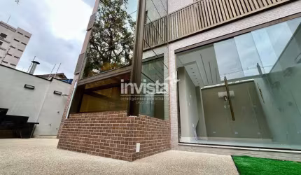 Casa Triplex à venda no bairro Campo Grande