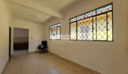Casa à venda no bairro Ponta da Praia