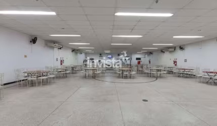 Salão de 750 m² TÉRREO para Alugar com Banheiros e Cozinha completa em local movimentado na Vila Belmiro em Santos