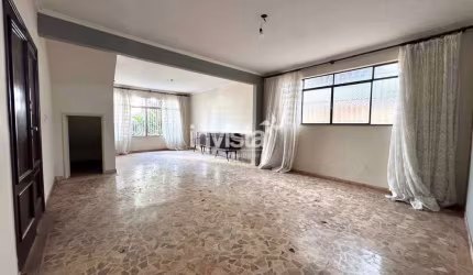 Casa à venda no bairro Embaré